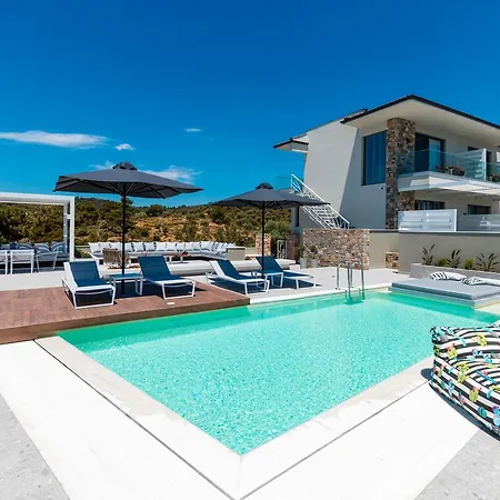 360ᵒ Luxury View Collection - Adults Only מלון דירות לימנריה