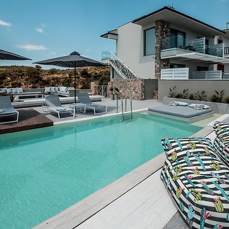360ᵒ Luxury View Collection - Adults Only מלון דירות לימנריה