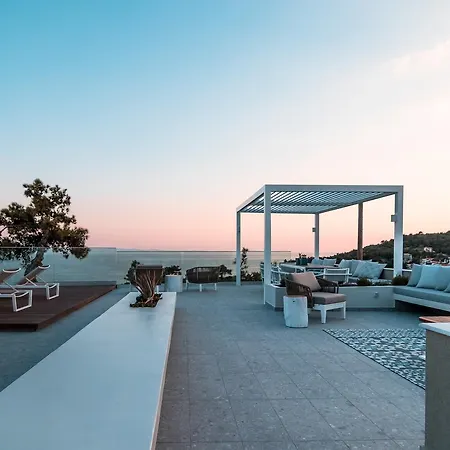360ᵒ Luxury View Collection - Adults Only מלון דירות 2*